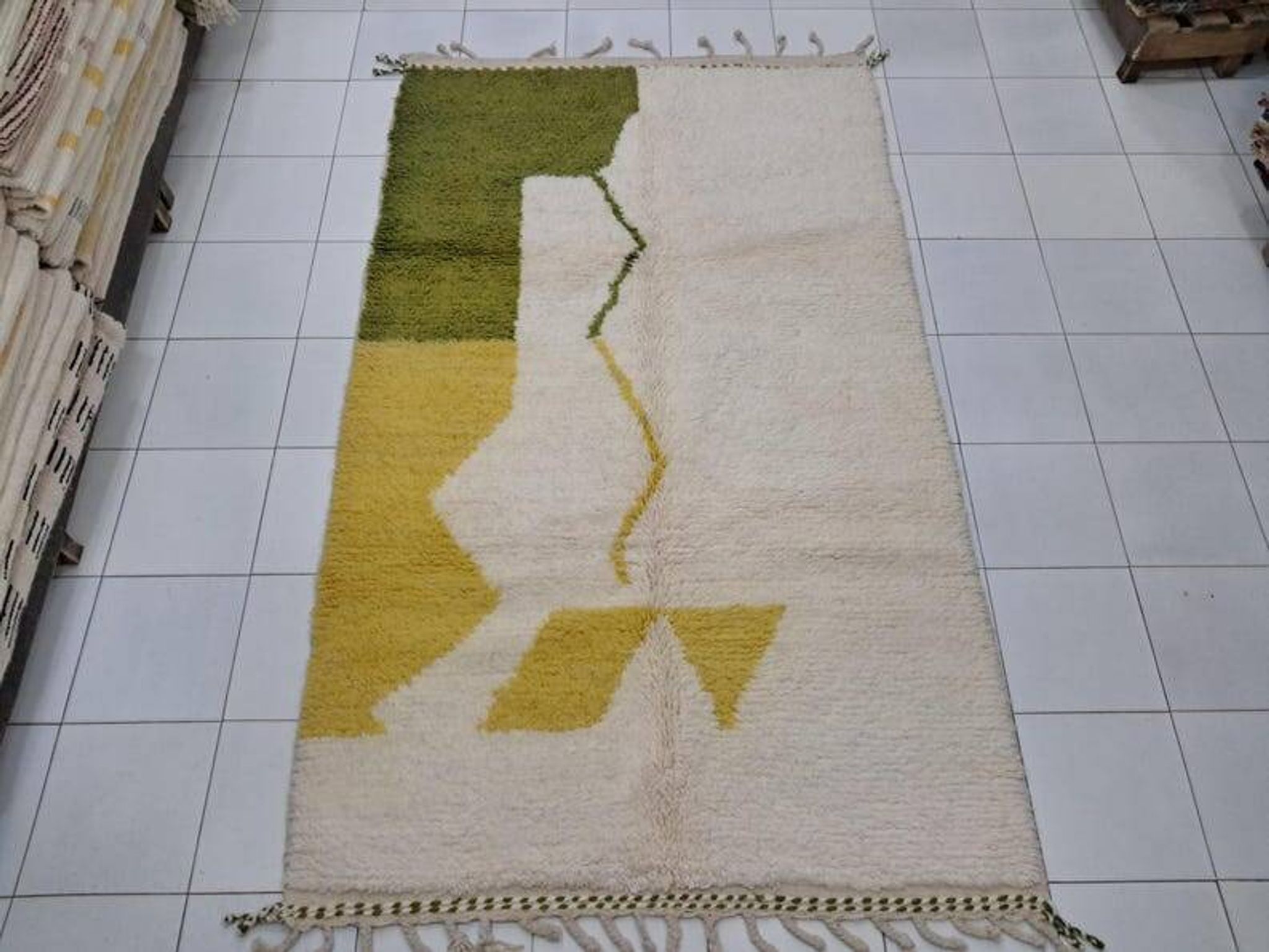 Handmade pure wool rug with colourful patterns 150/250 cm