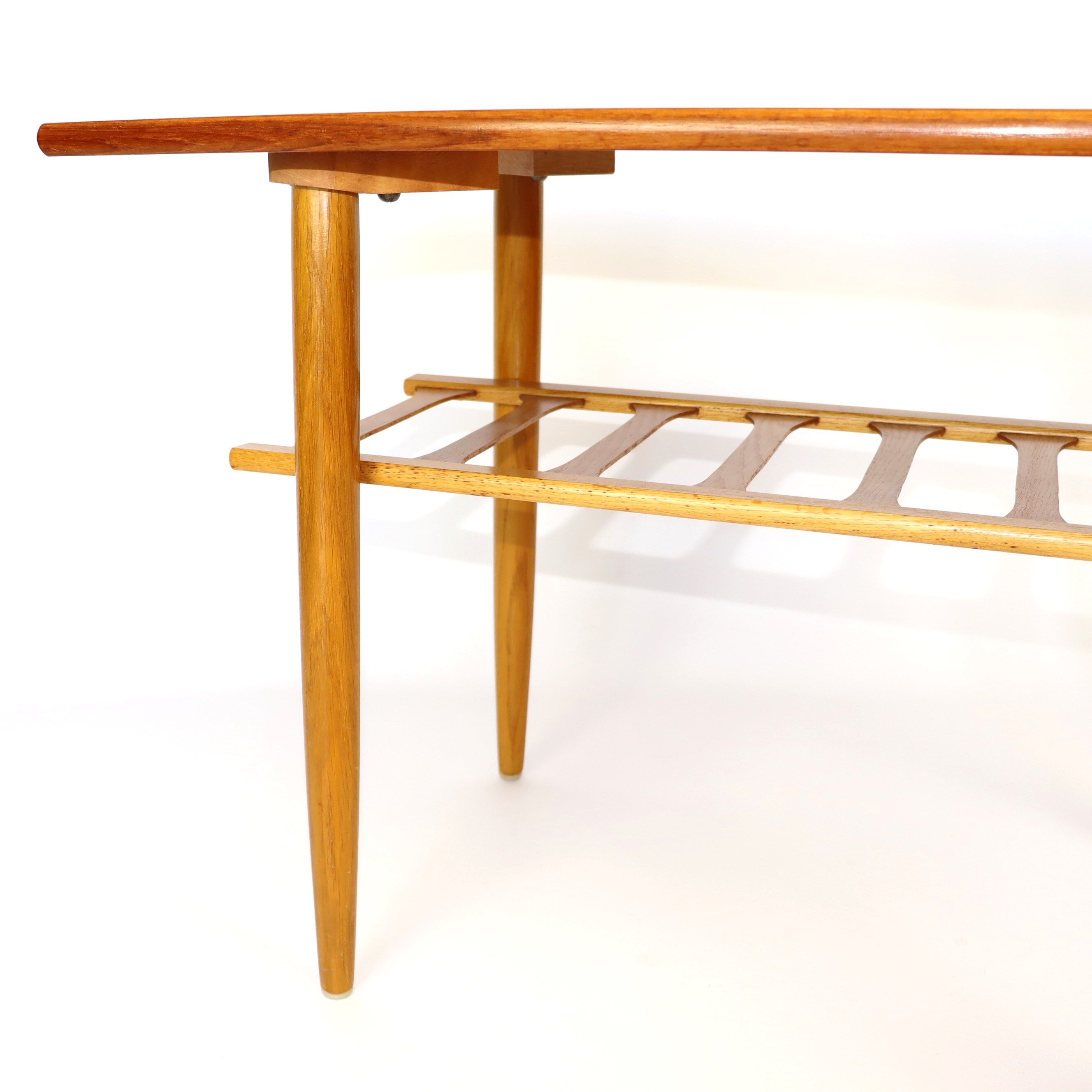 Table basse en teck années 50
