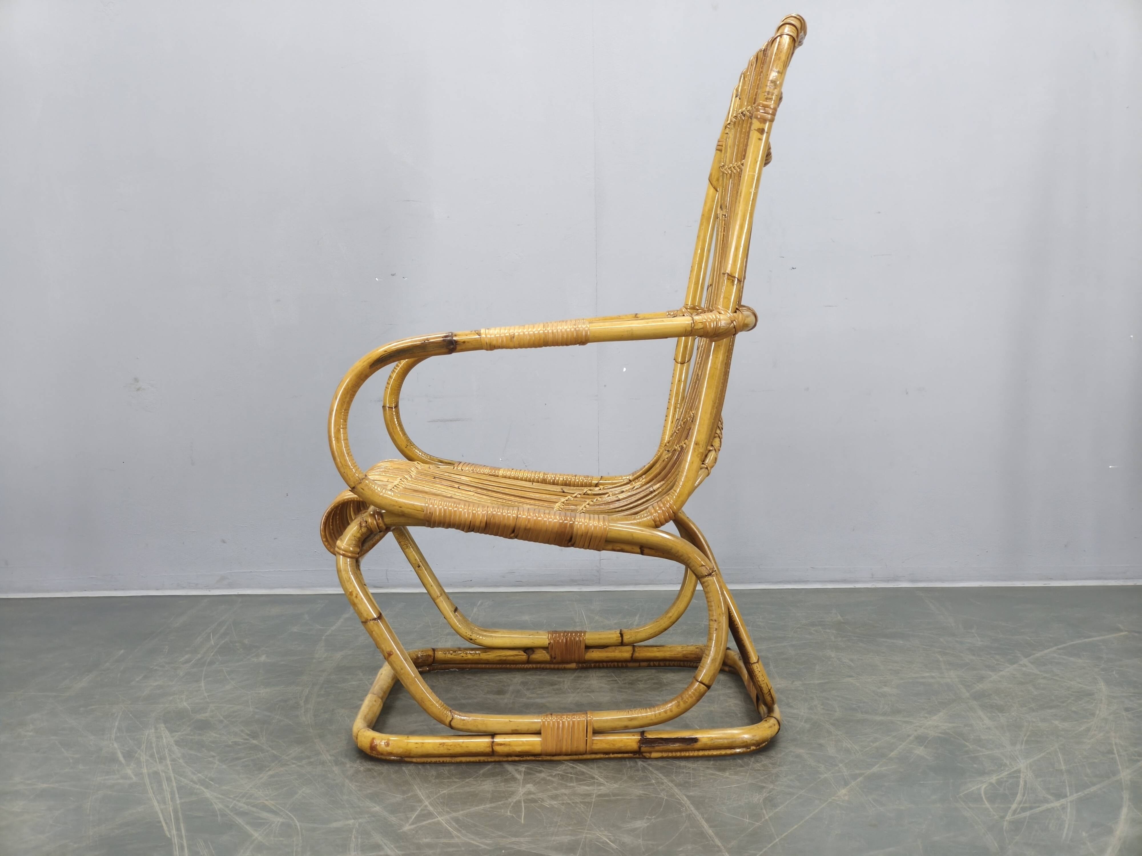 Fauteuil en rotin italien des années 1960.