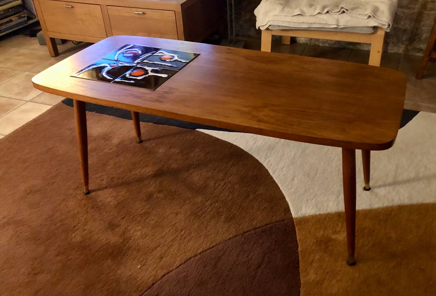Wooden coffee table - compass legs & ceramic tiles from the 70s