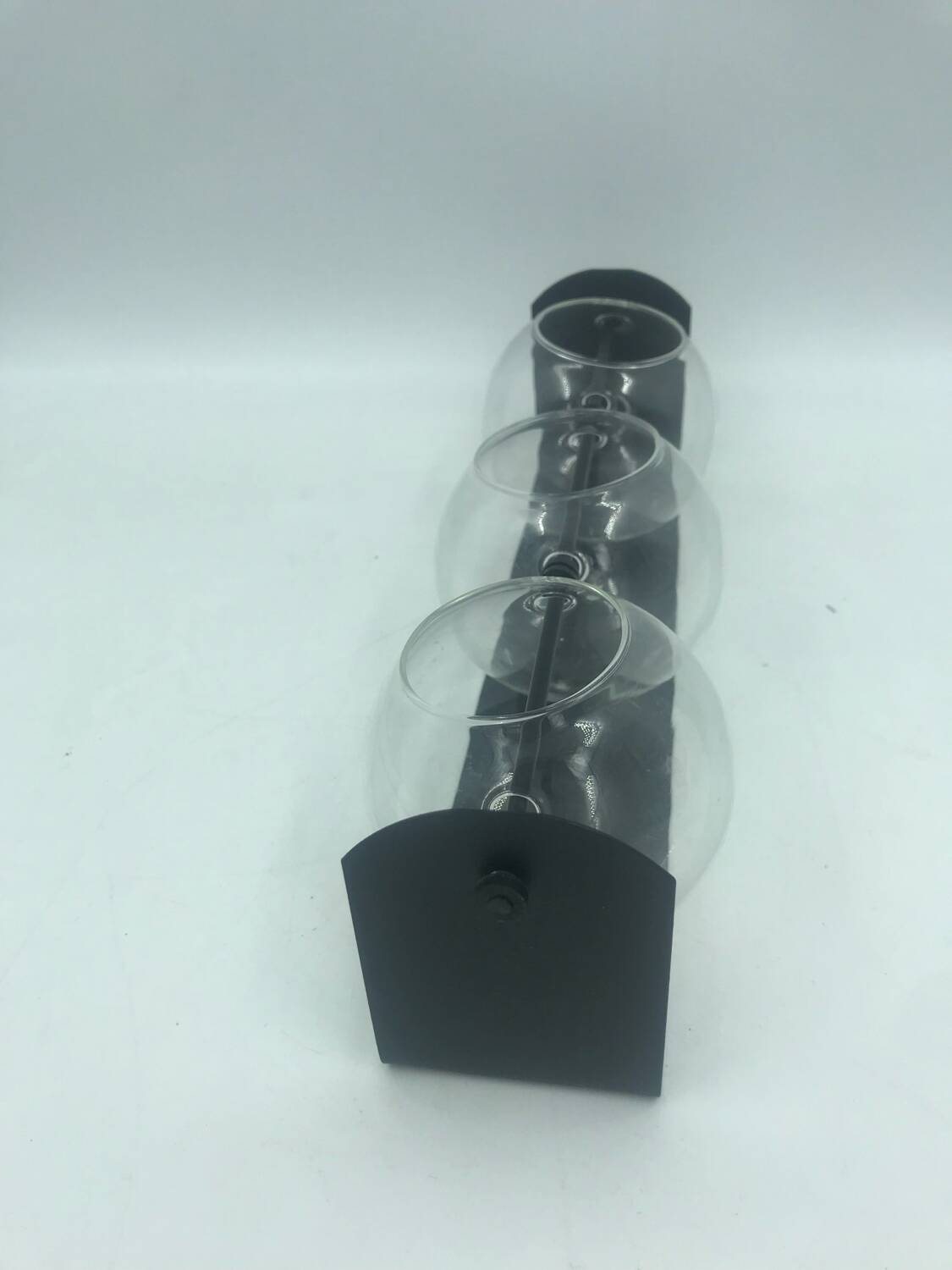 Original table centrepiece vase with 3 balls.