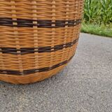 Wicker laundry basket