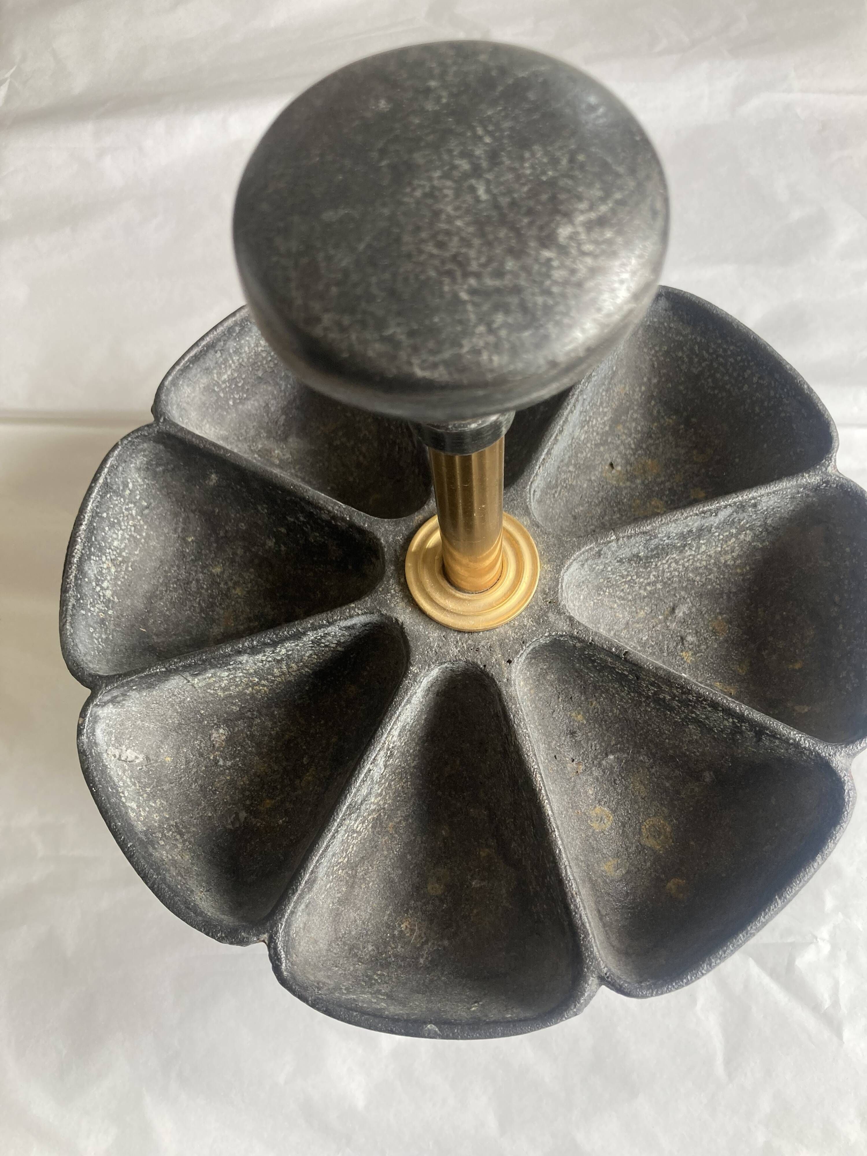 Marguerite old cast iron cobbler - Vintage Industrial Decor