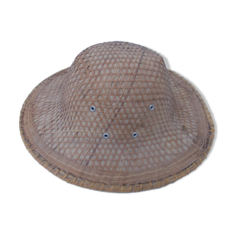 Chapeau asiatique style colonial en paille