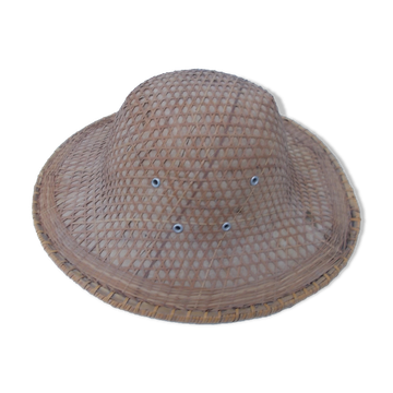 Chapeau asiatique style colonial en paille