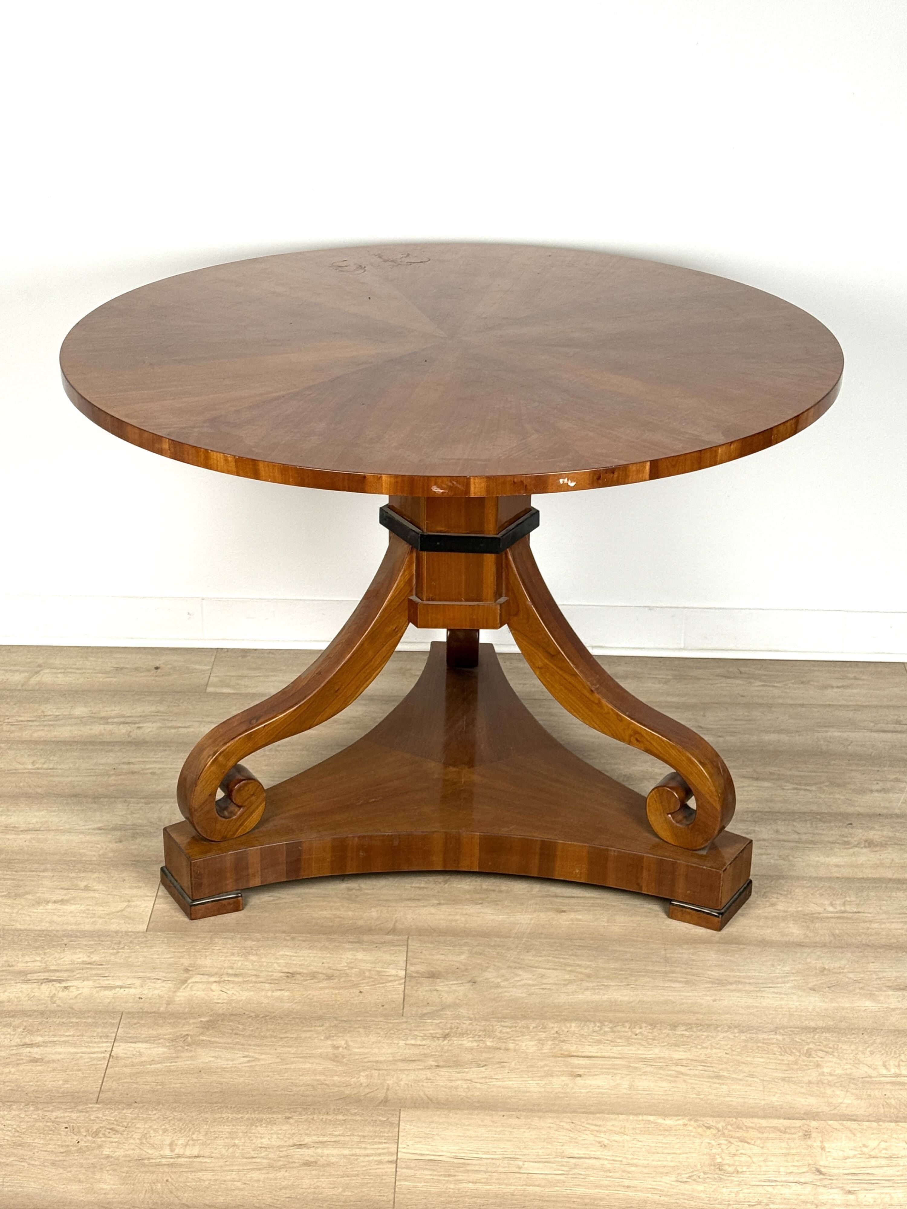 Table ronde style Biedermeier – Ø110 cm