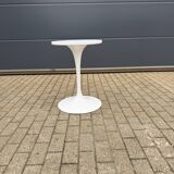 Original Knoll Tulip dining table in Carrara marble (120cm)