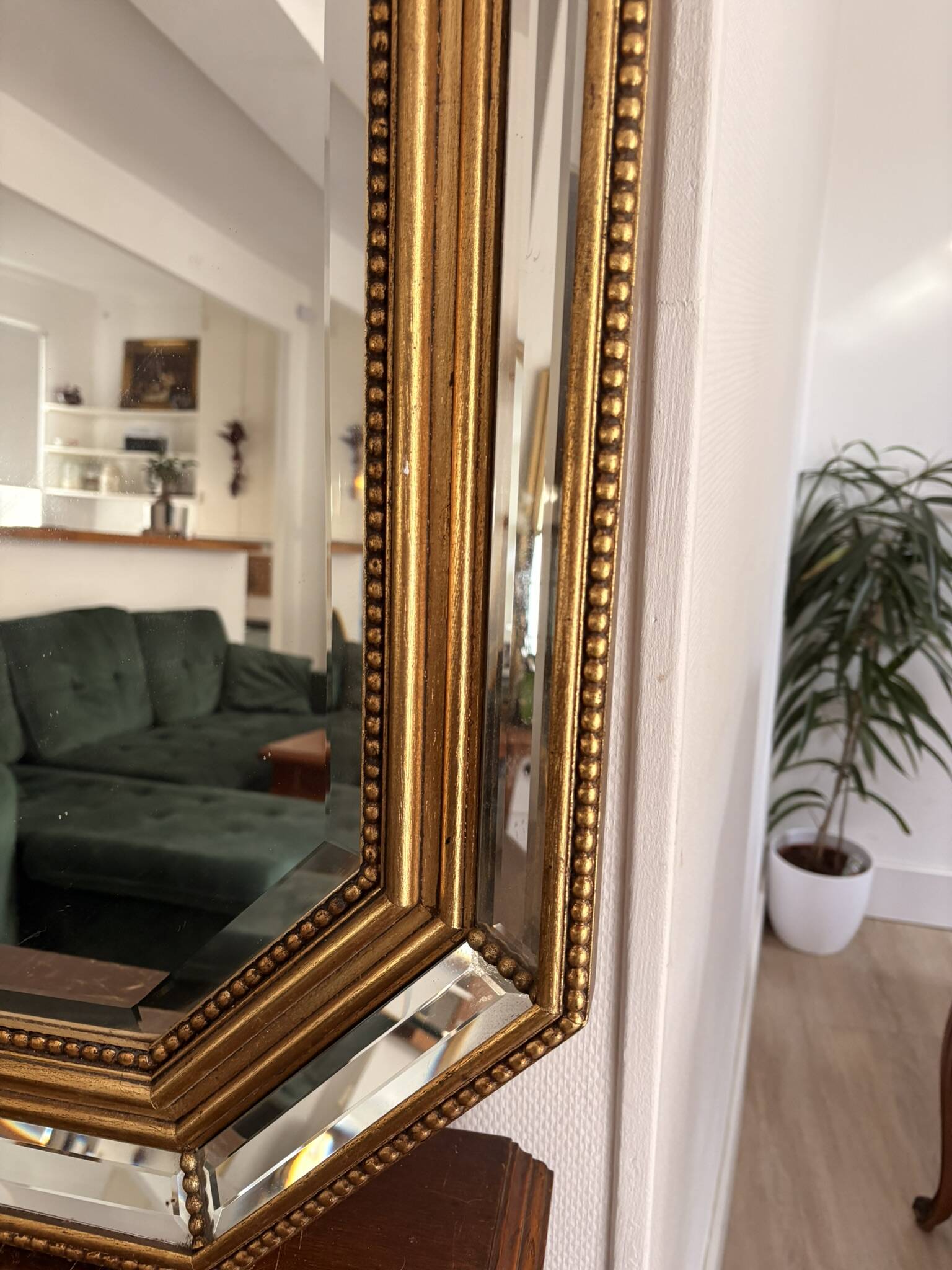 Octagonal mirror with bevelled parcloses, Neo-Classical Regency Art style.
