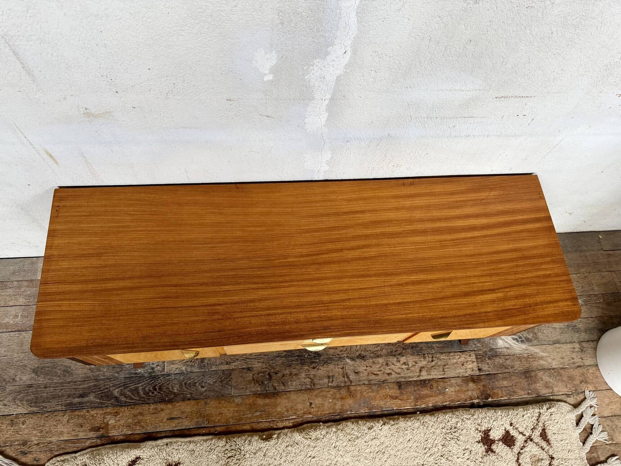 Enfilade vintage TV/Hi-Fi with tapered legs