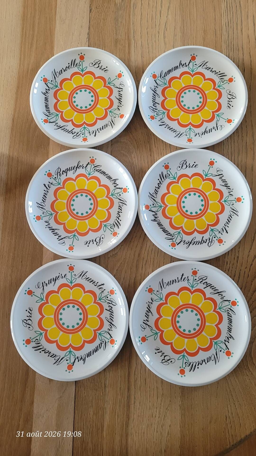 6 retro cheese plates