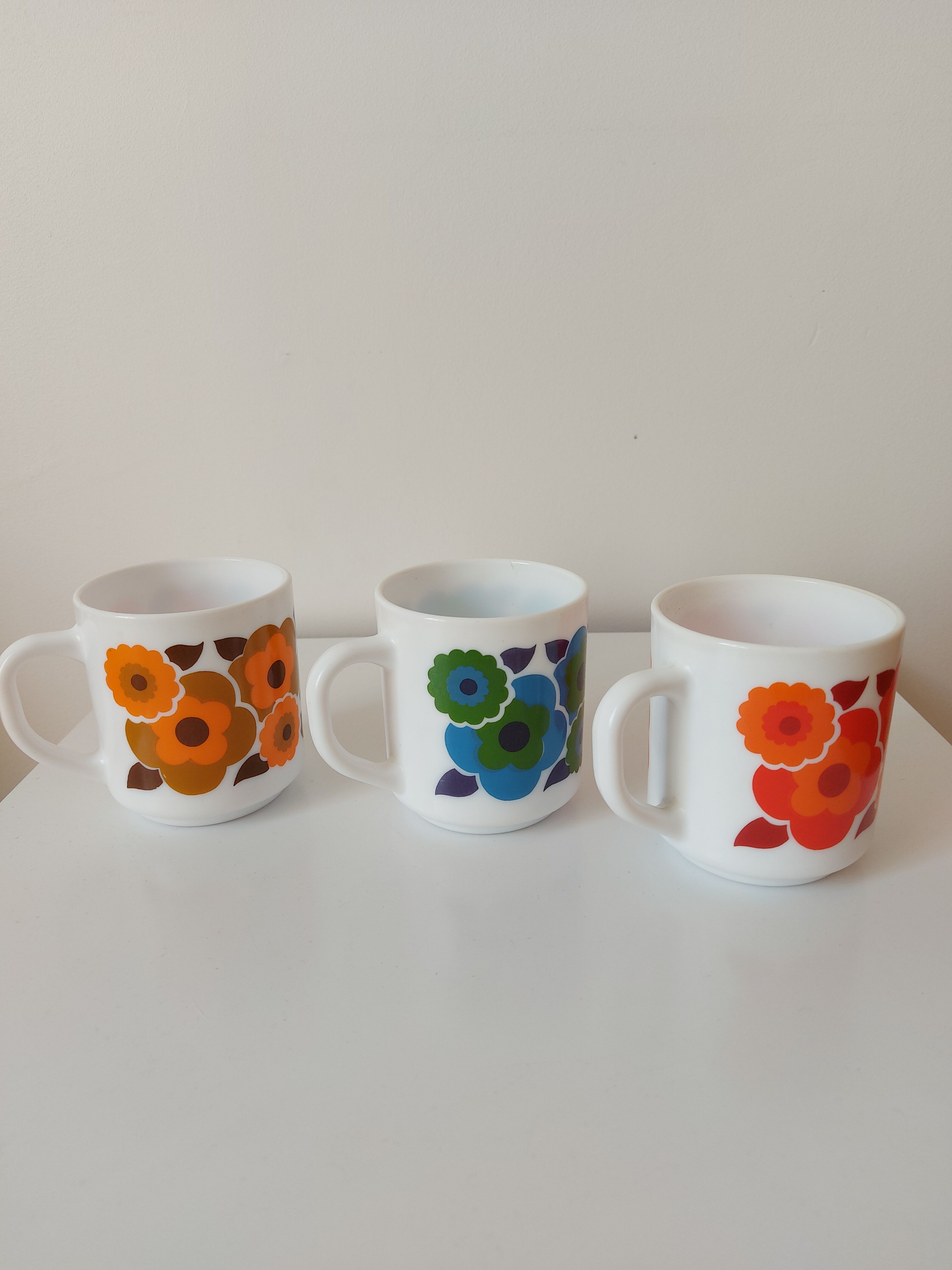 Vintage flower cups