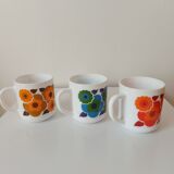 Vintage flower cups