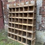 Shelf, storage unit with lockers to lean on