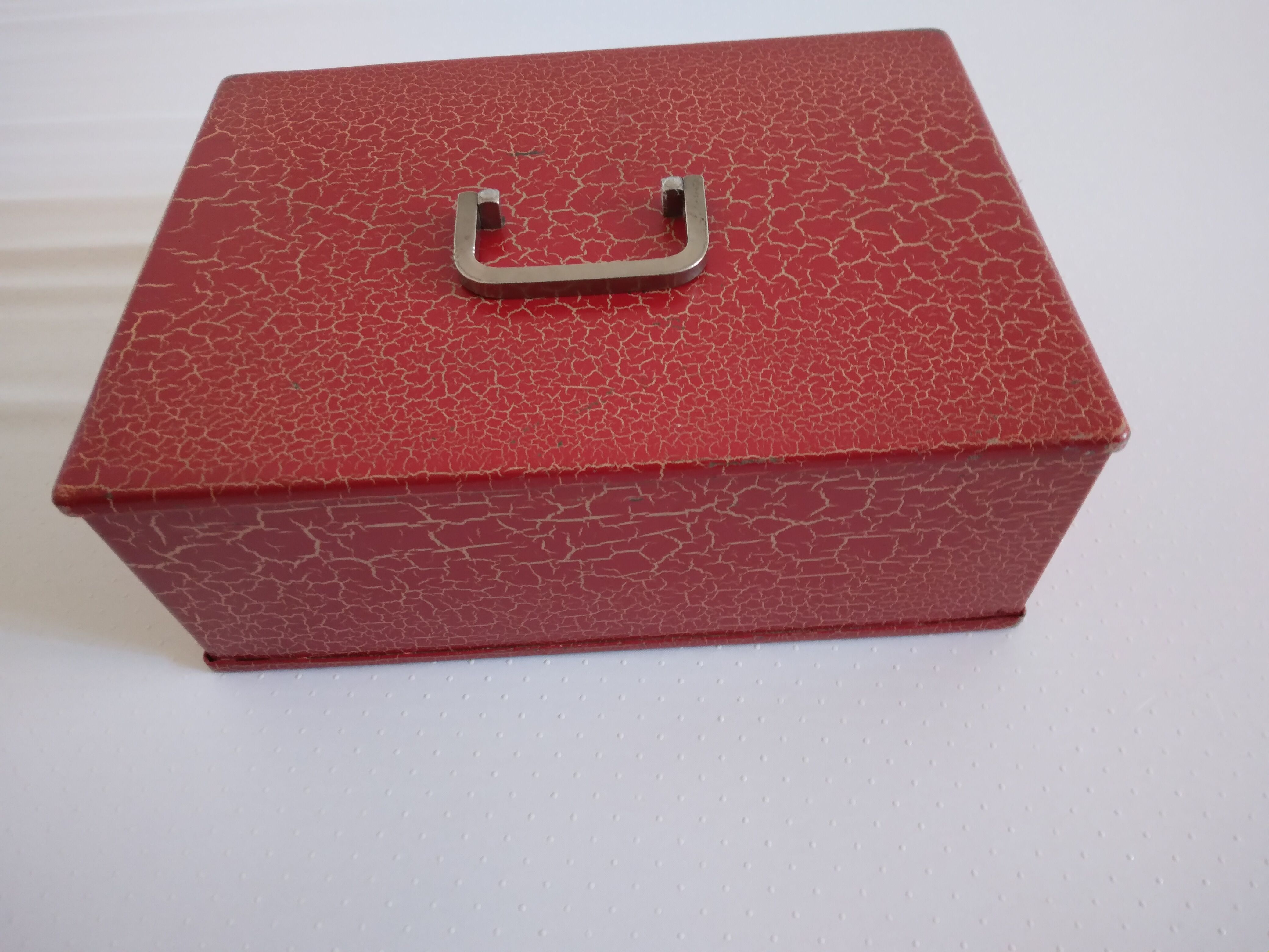 Keyed industrial metal body