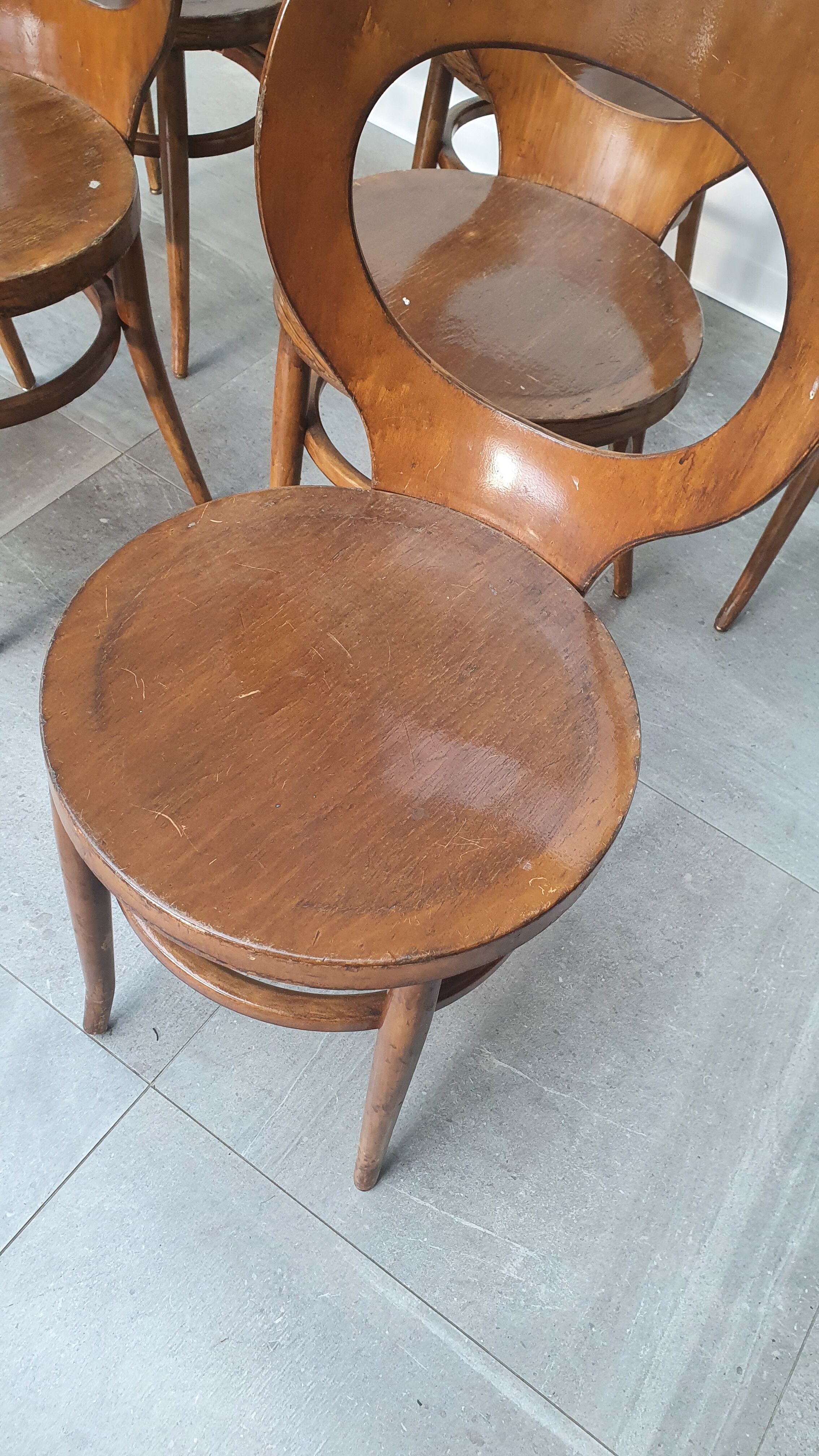 Ensemble table de ferme et 6 chaises Mouettes de Baumann
