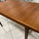Large extendable Scandinavian table in vintage teak from the 1970s.