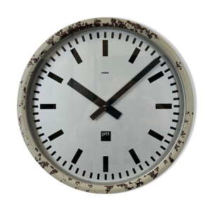 horloge murale de station