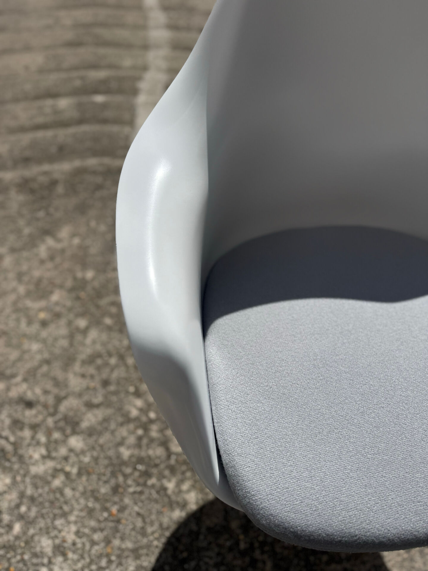 Tulip chair, Knoll studio Eero Saarinen