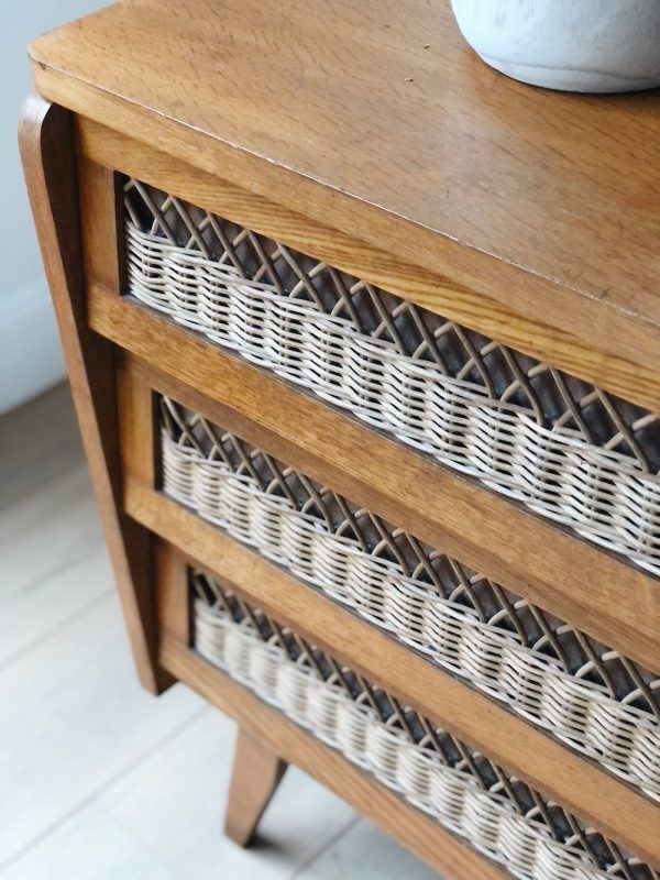 Commode vintage avec rotin