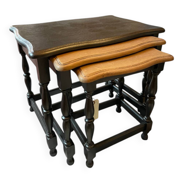 Tables Gigognes