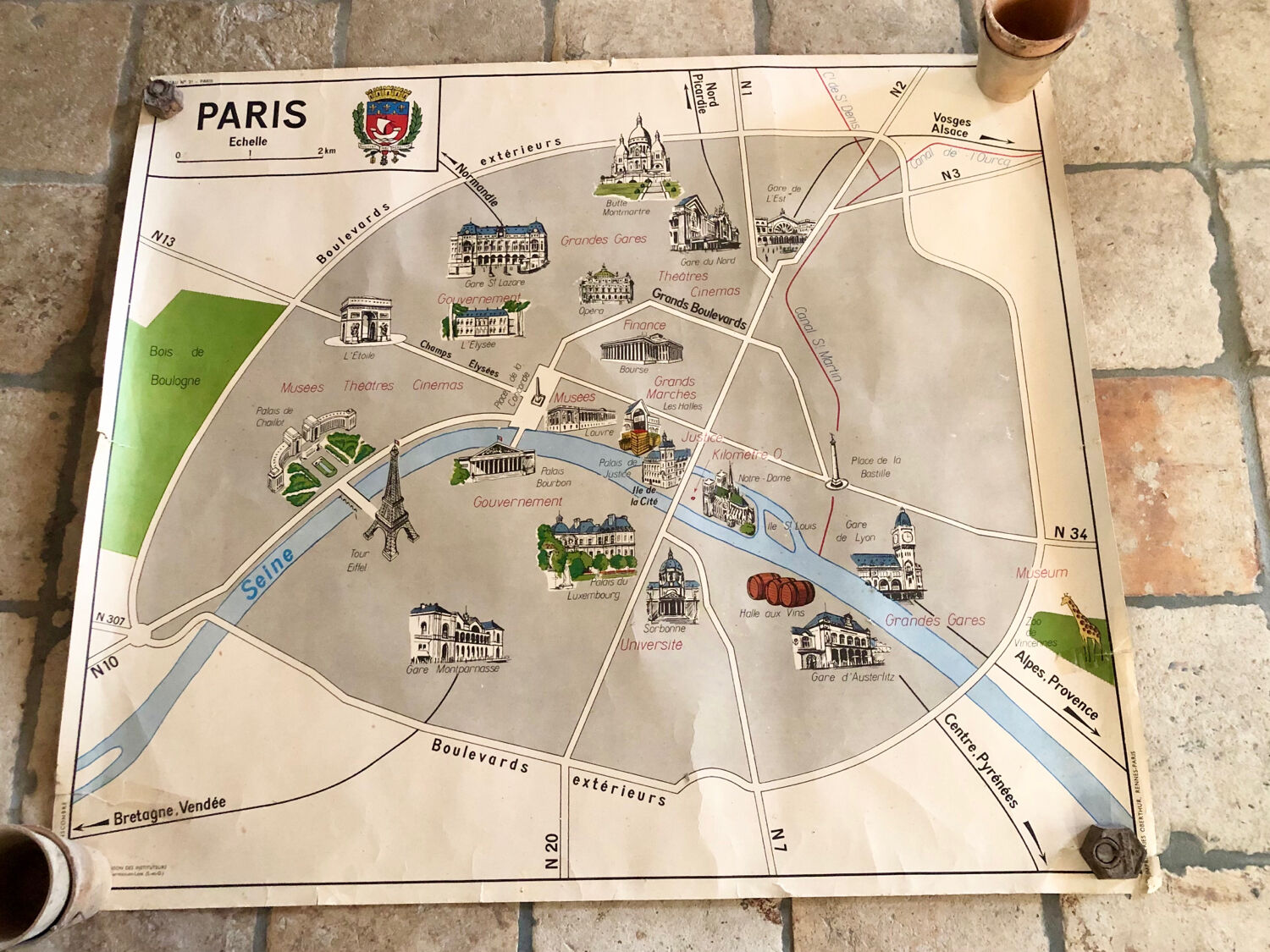 Old school map of Paris