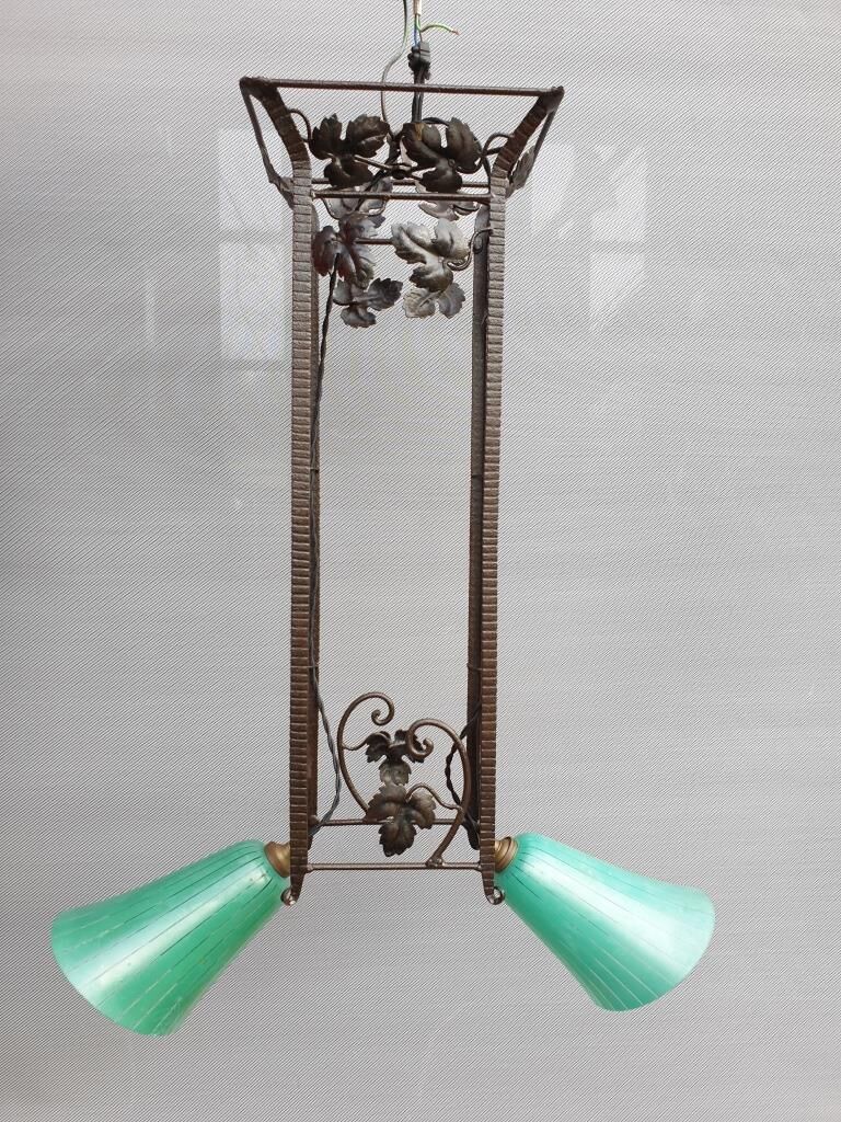 Art Deco chandelier 1930 in leafy wrought iron with 2 green tulip lights