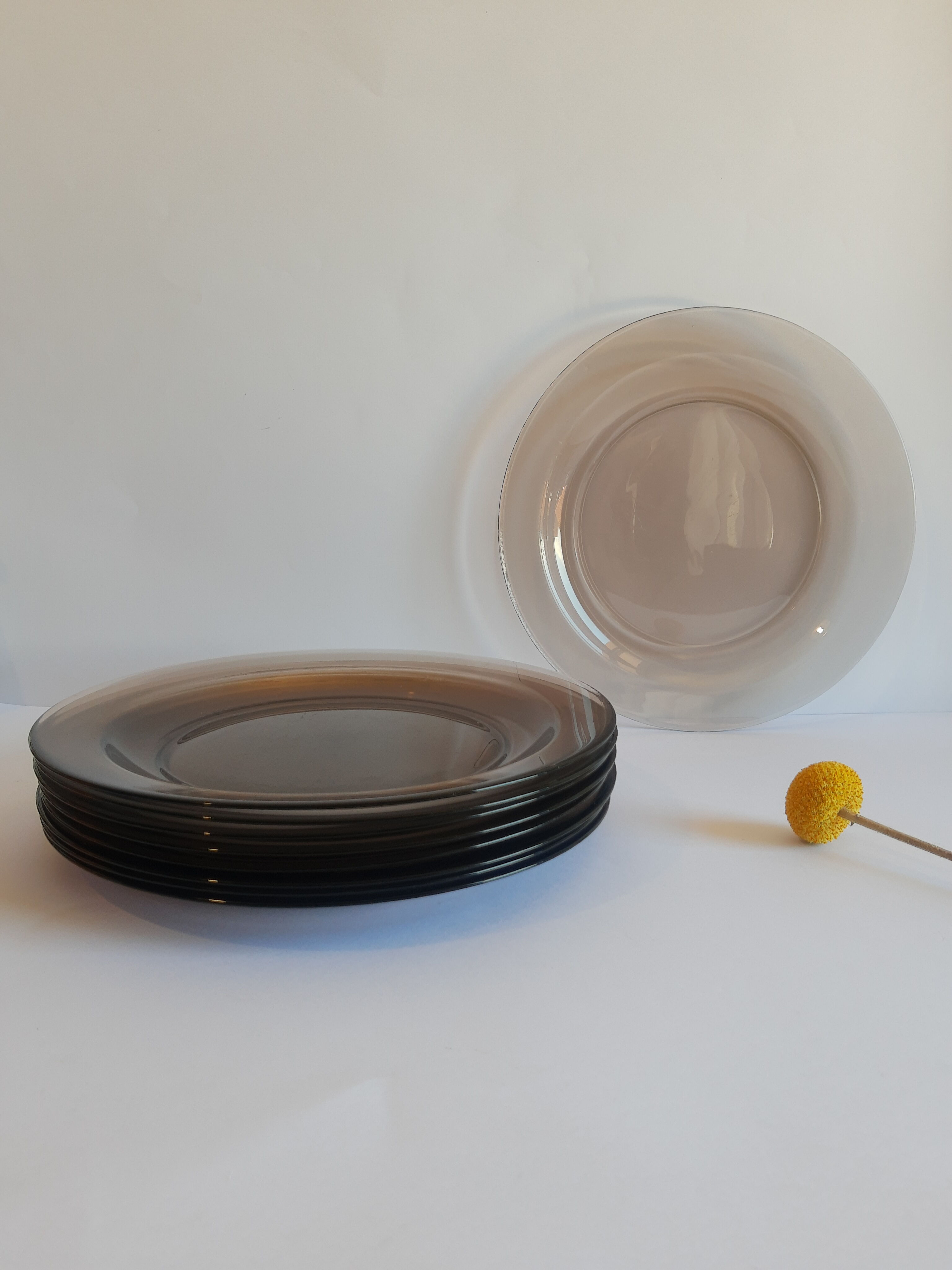 Set of 9 flat plates in smoked glass Arcoroc France 70s vintage