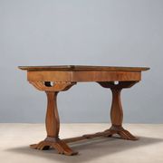 Antique Biedermeier desk in walnut, Austria, mid-19th century.