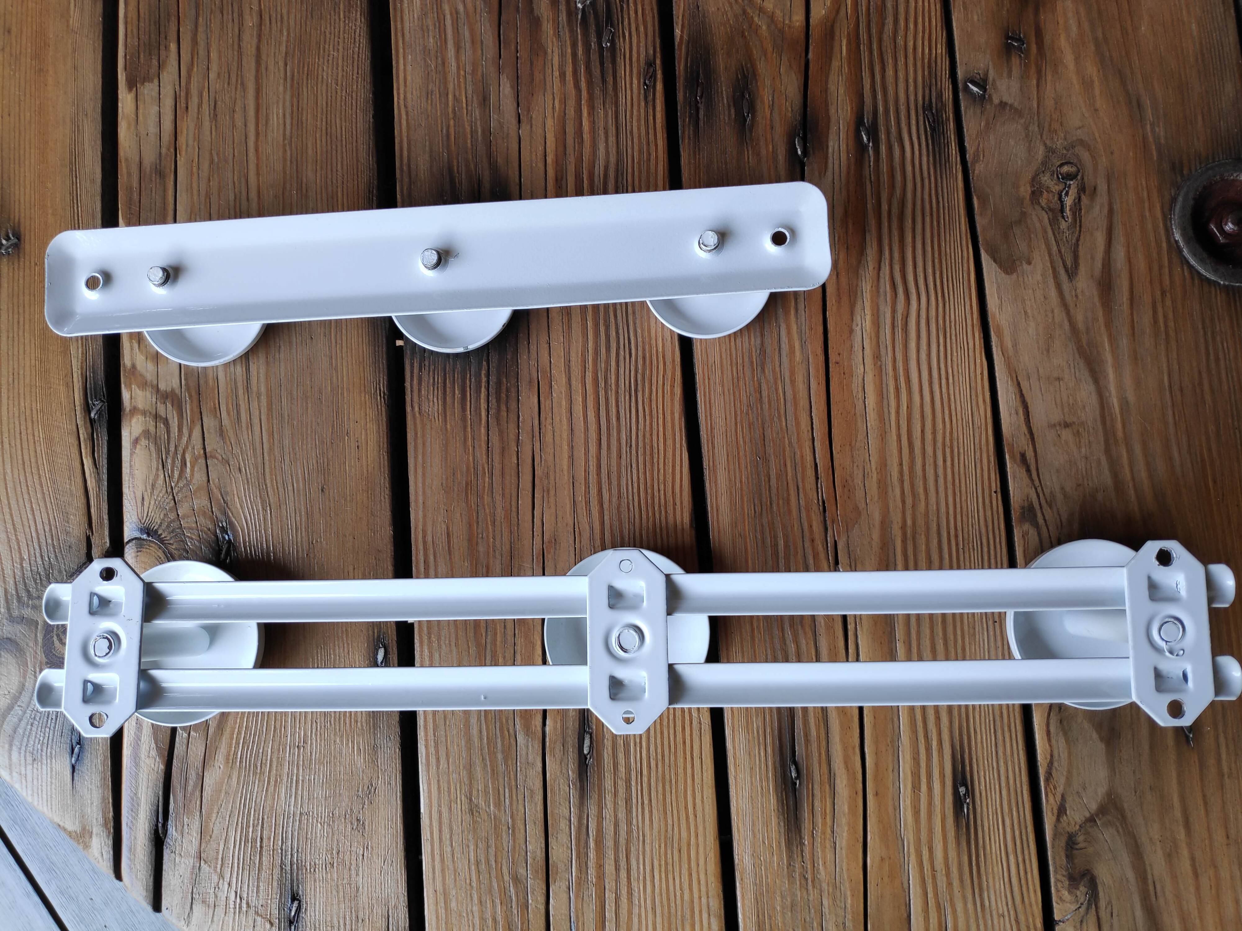 Set of 2 vintage white metal coat racks (D-0013)
