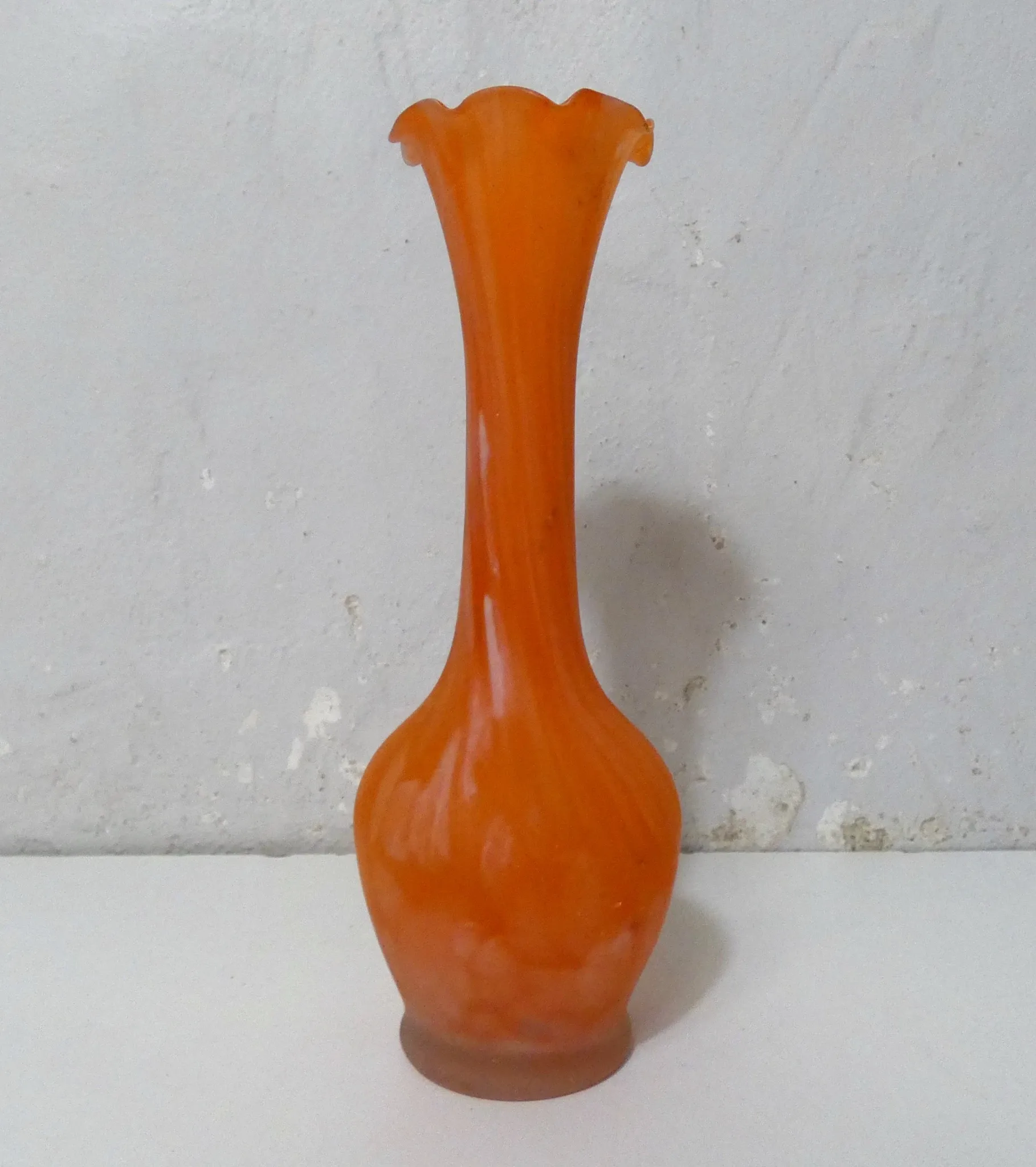 vase orange en pate de verre