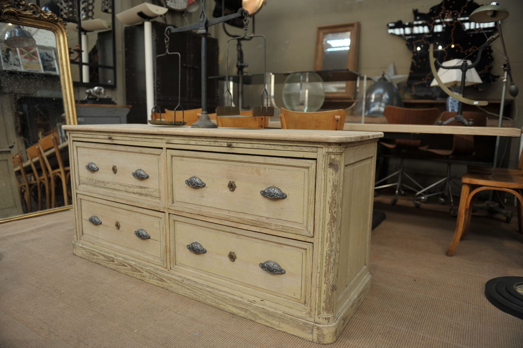 Commodity to 4 antique industrial drawers in 1900s oak