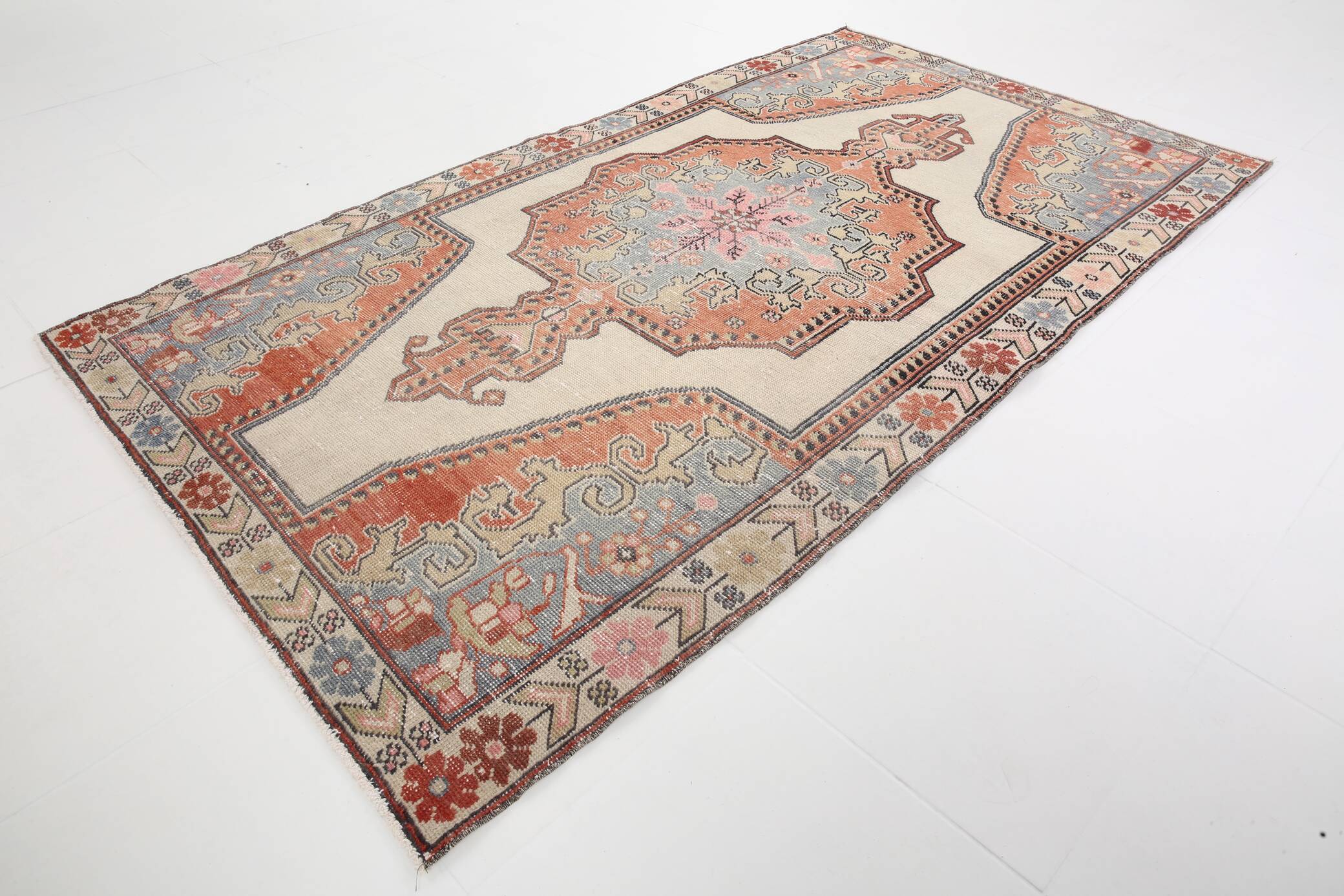 Turkish Red & Beige Classic Vintage Rug, 130x229Cm