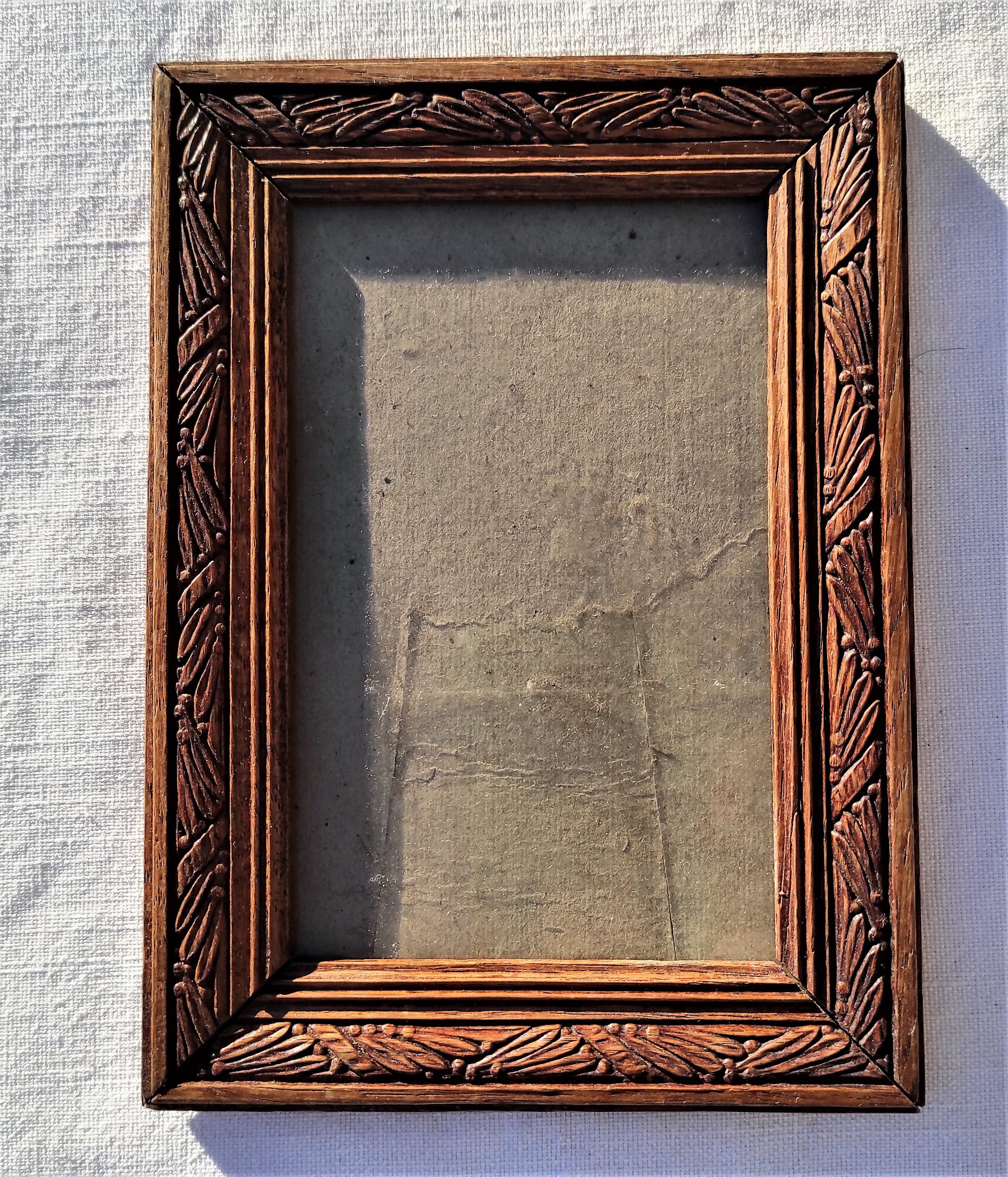 Ancien cadre photo en bois sculpté vers 1920/1930