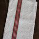 Torchon ancien chevrons bandes rouge vert
