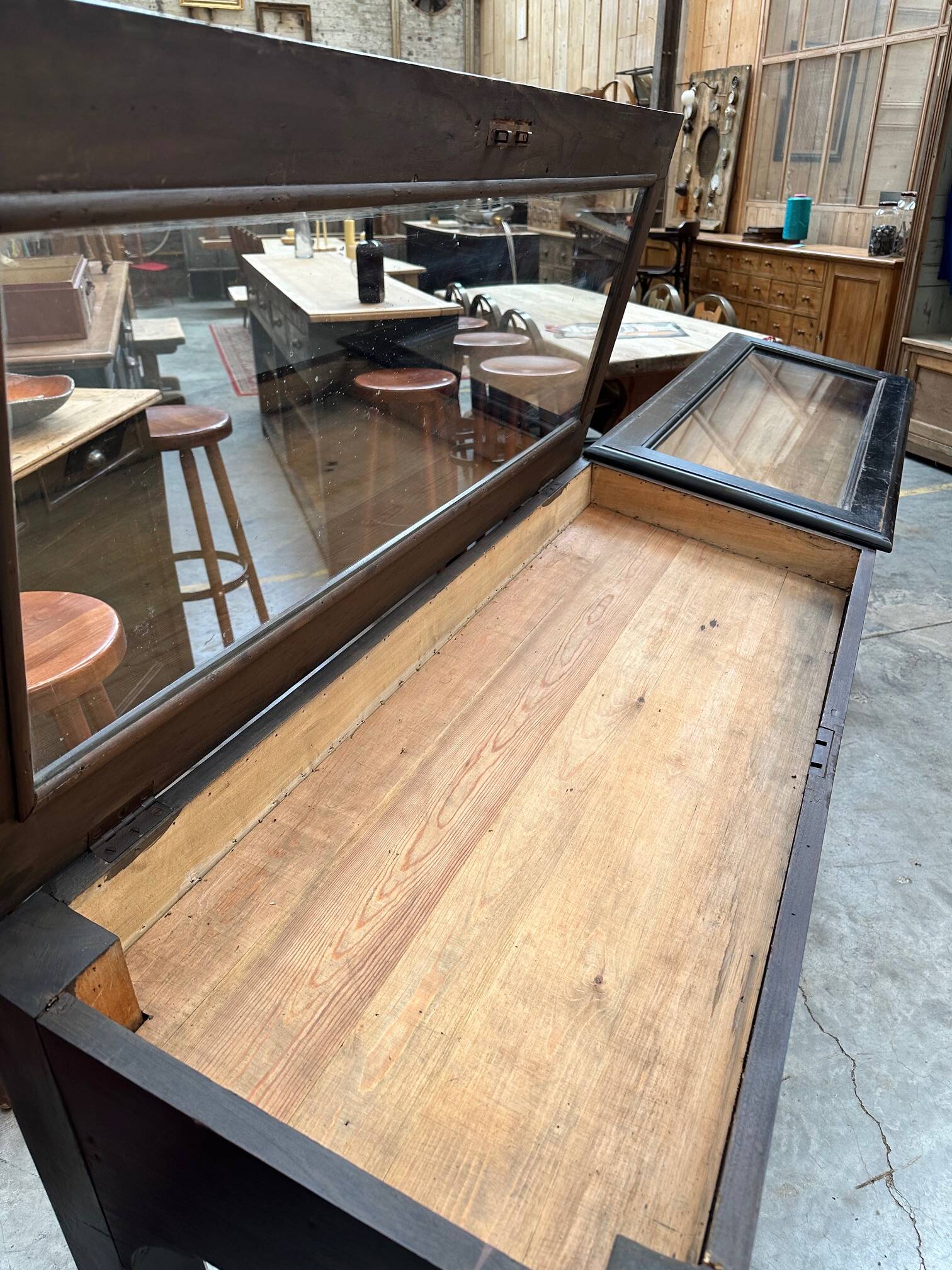 Late 19th century museum display cabinet console