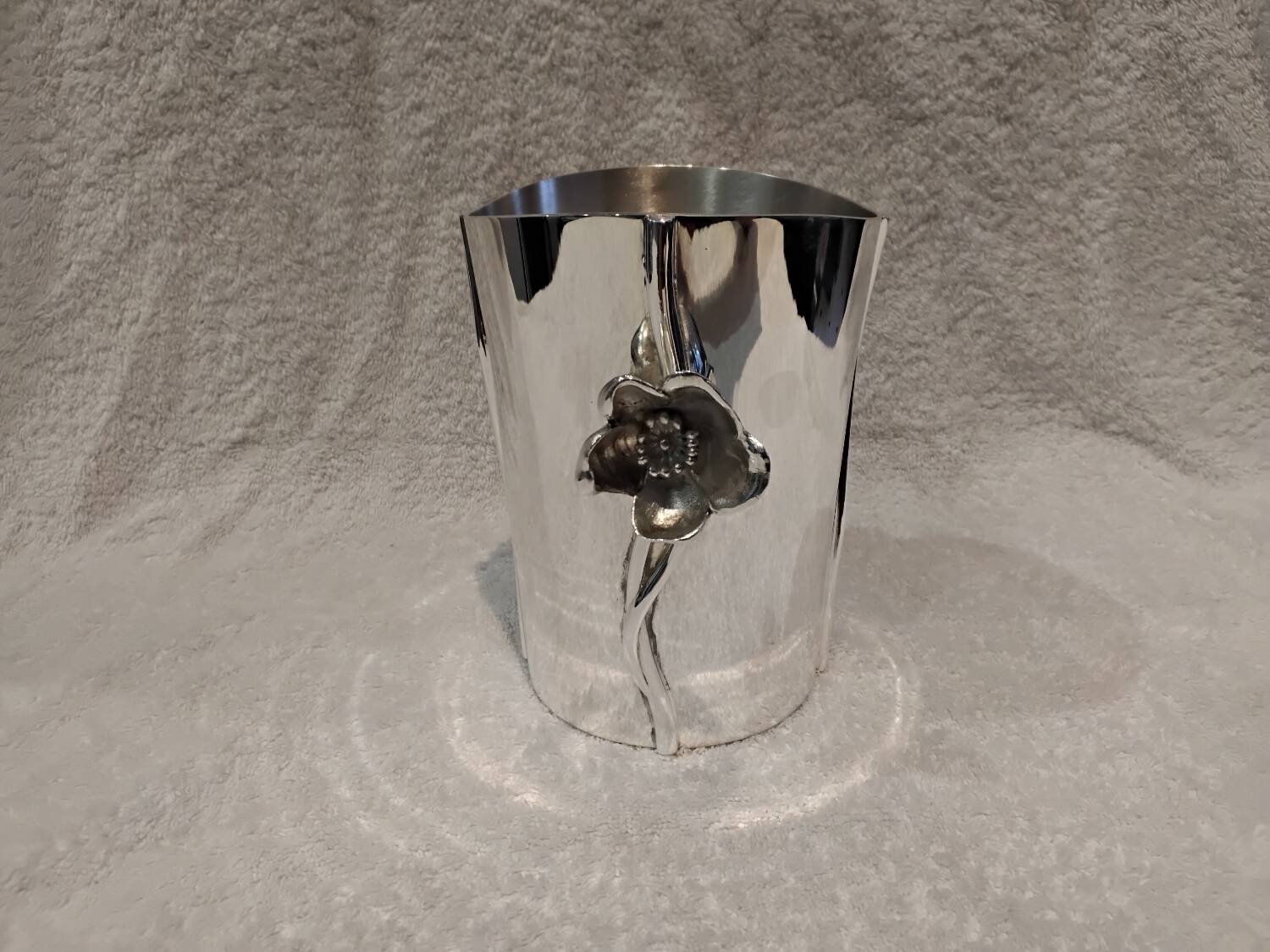 Superb silver-plated ice bucket by Christofle Anemone