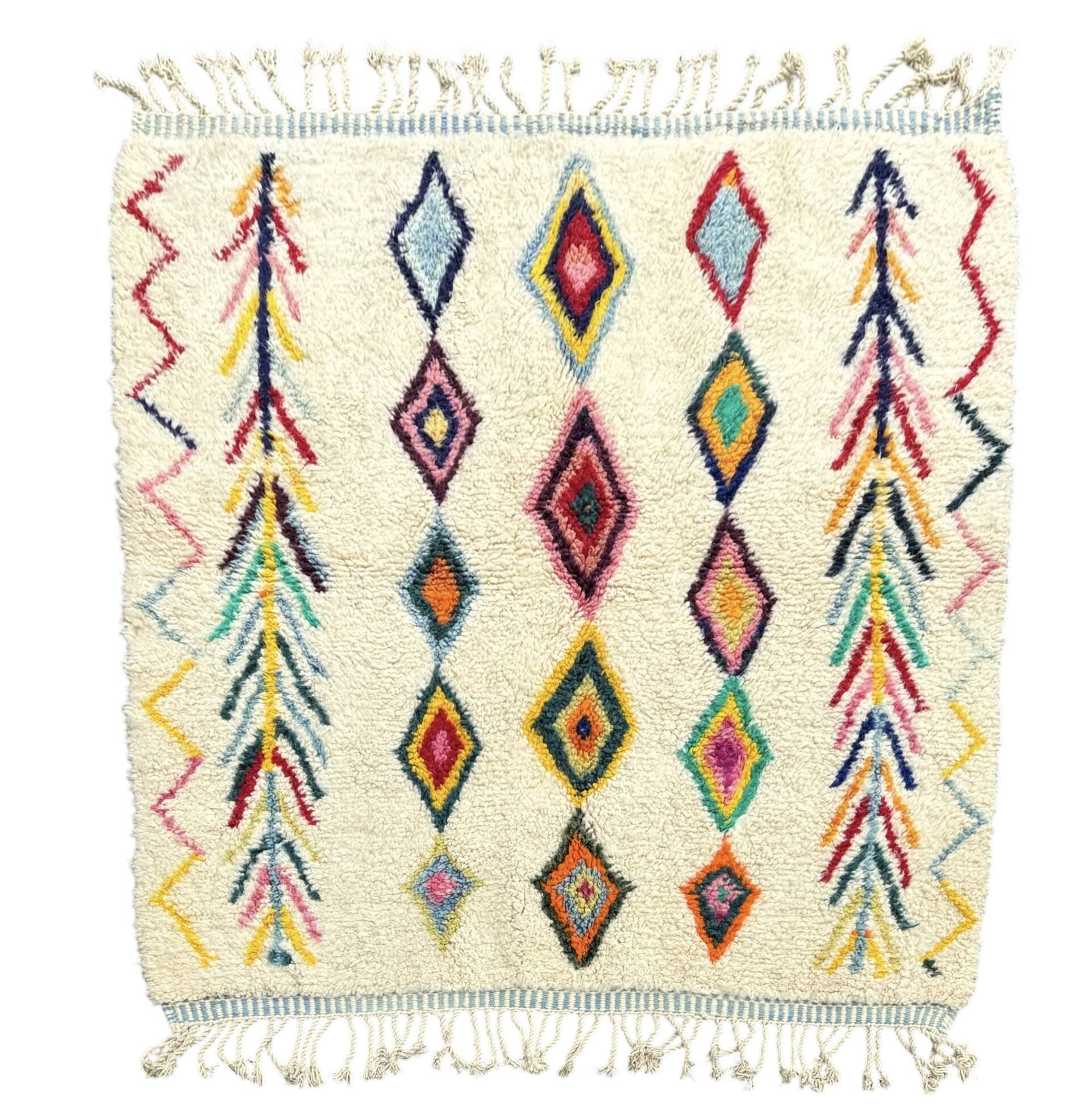 M'rirt Berber rug in cream wool with coloured patterns, 160 × 190 cm