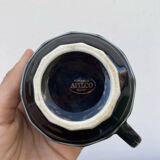 3 black Apilco cups