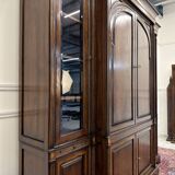 Classic English Royal Antique Collection Bookcase