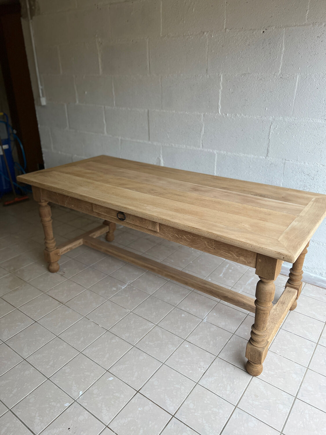Farm table and its 2 solid oak benches.