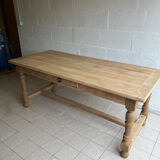 Farm table and its 2 solid oak benches.