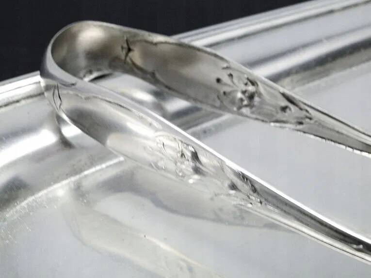 AA3 Decorative Silver Old Embossed Tongs 800