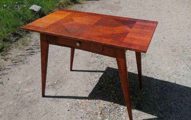 bureau table bois mssif avec tiroirs pieds compas