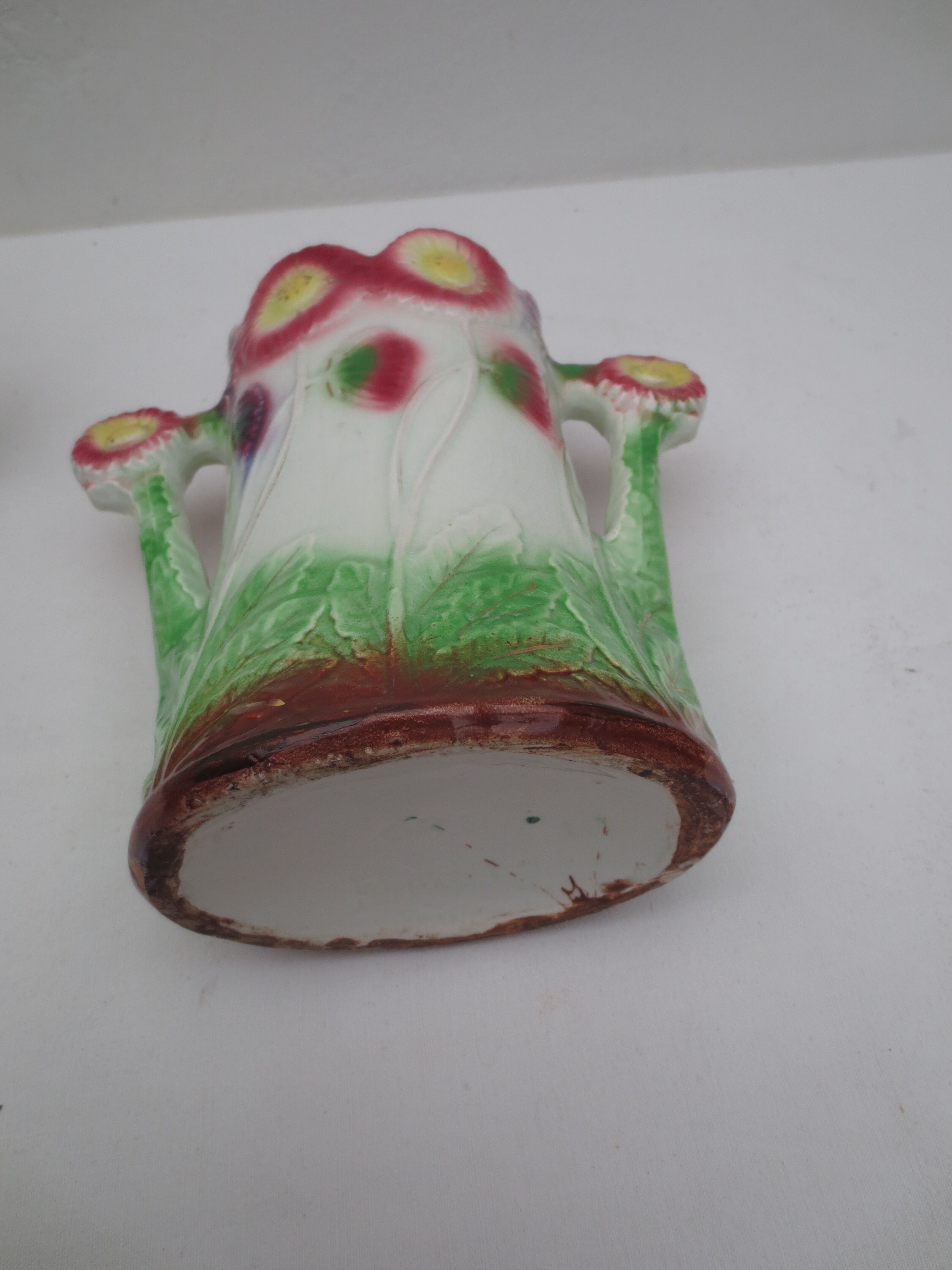 Vases and gardener "onnaing" in art nouveau dabsin