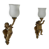 Paire d'appliques vintage en métal doré et opaline, Italie 1950