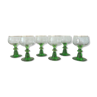 Lot 6 glasses on foot with white wine chiseled