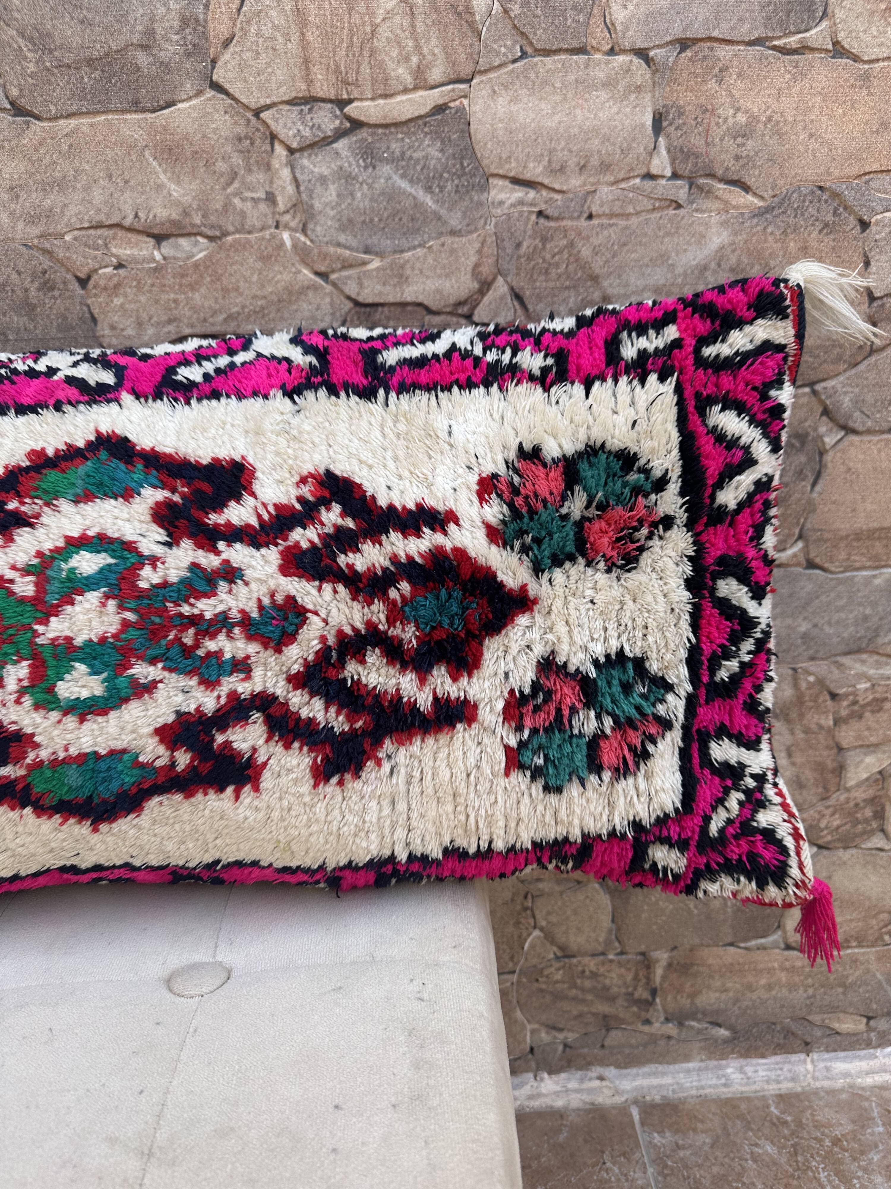 Vintage Berber wool cushion cover: Moroccan rug cushion 76x40cm