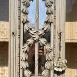 Vitrine Laquée Sculptée