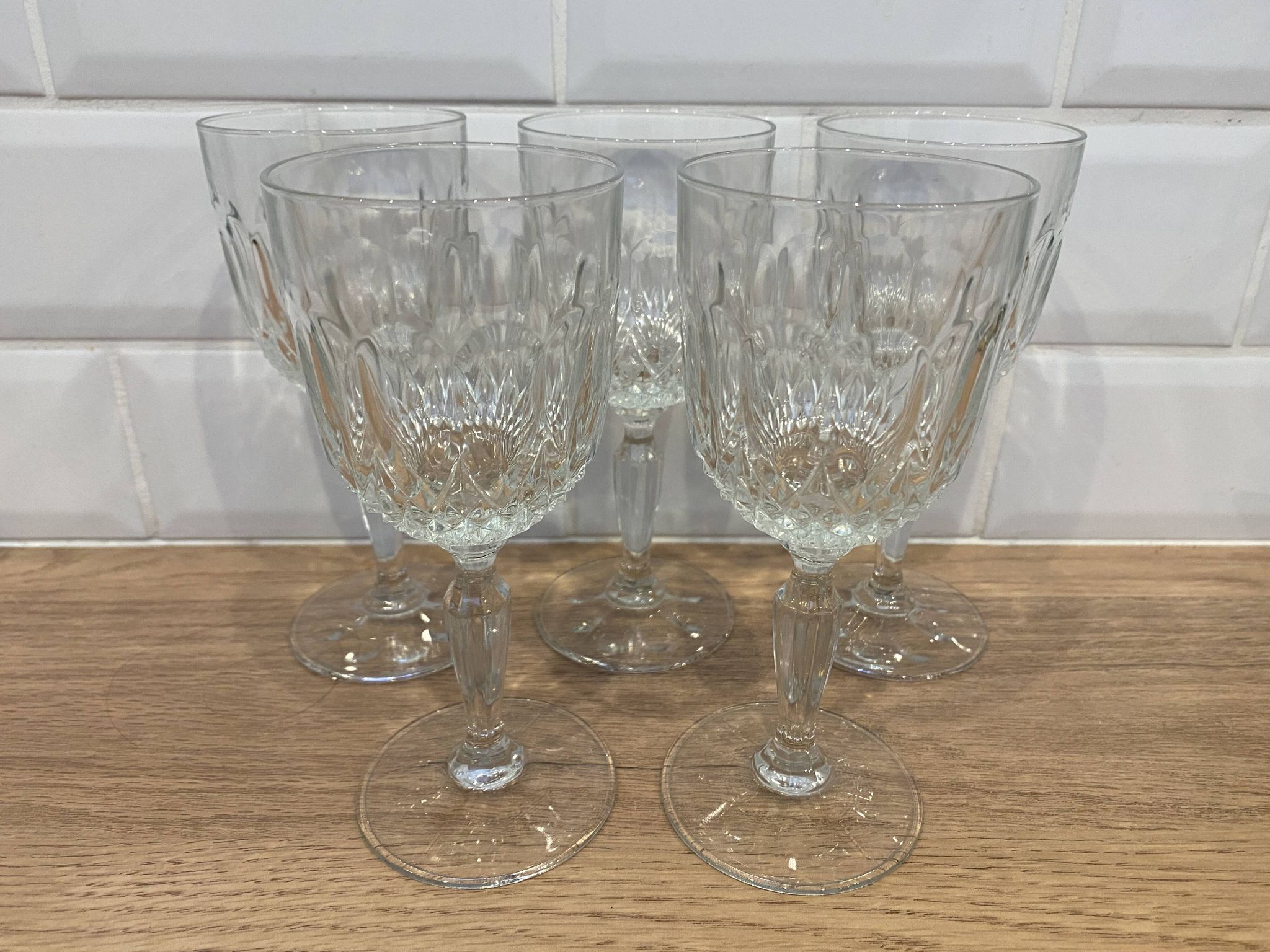 Set of 5 wine glasses