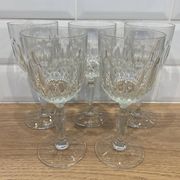 Set of 5 wine glasses